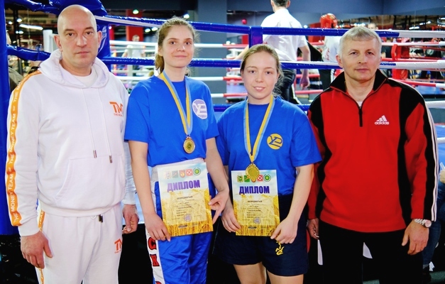 Спортсменки ХНУРЕ стали переможцями Кубку області з козацького двобою