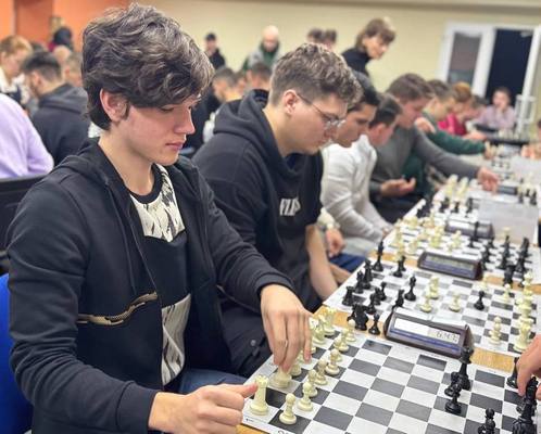 Турнір з шахів