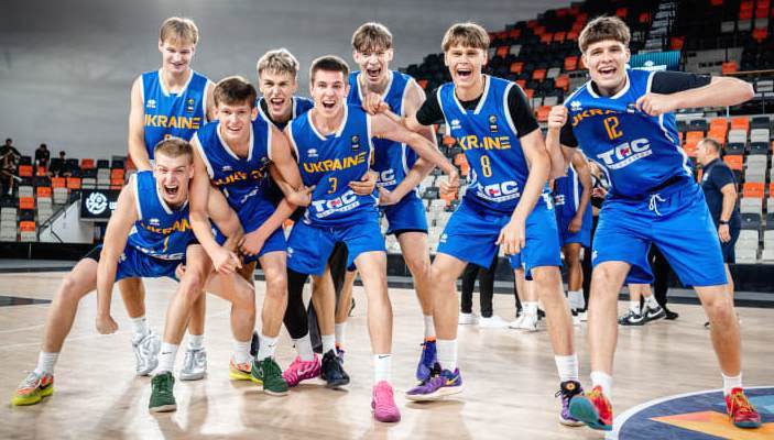 Студент ХНУРЕ Микита Змієвський – чемпіон Європи з баскетболу U20